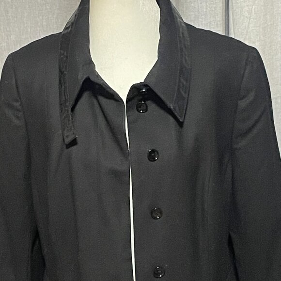 Akris Punto Black Wool Stretch Coat Size 10 Swiss Made Structured Shoulders - Picture 2 of 16